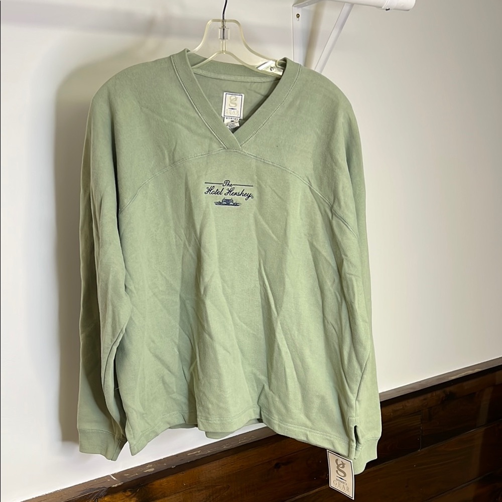 NWT V-Neck Sage Green Hotel Hershey PA Sweatshirt- Large